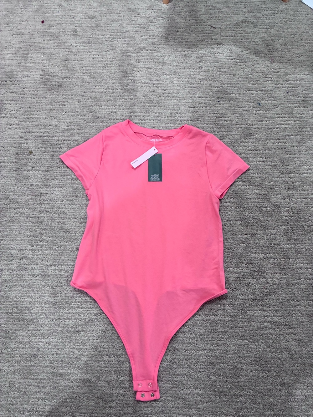 wild fable Pink Short Sleeve Crew Neck Bodysuit with Snap Closure